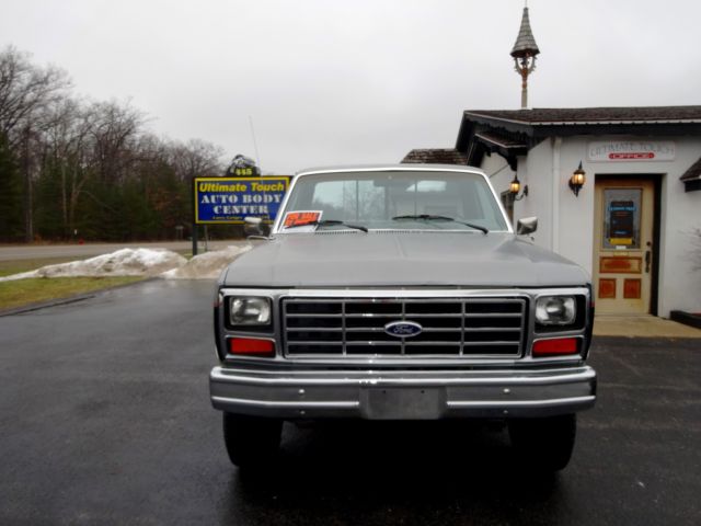 1986 Gray/Black Ford F-250 pickup-standard cab,longbox