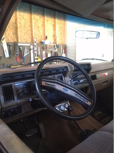 1986 Tan Ford F-250 Standard Cab Pickup