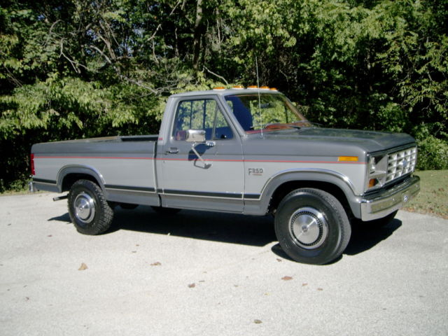 1986 Blue Ford F-250 Cab & Chassis