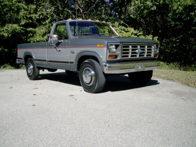 1986 Blue Ford F-250 Cab & Chassis