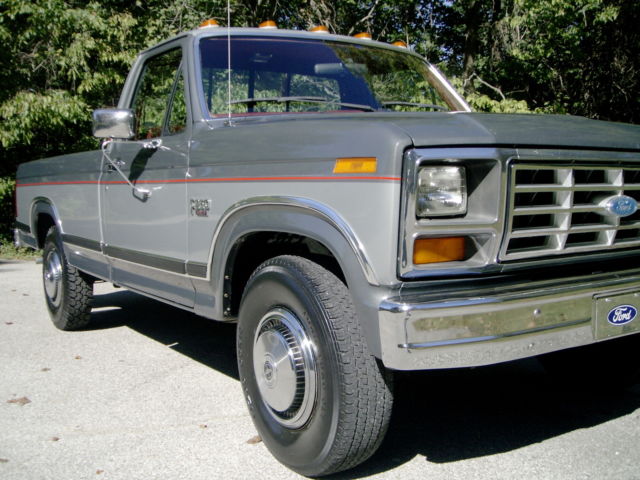 1986 Blue Ford F-250 Cab & Chassis