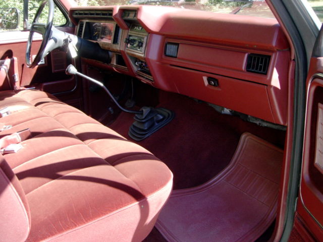 1986 Blue Ford F-250 Cab & Chassis