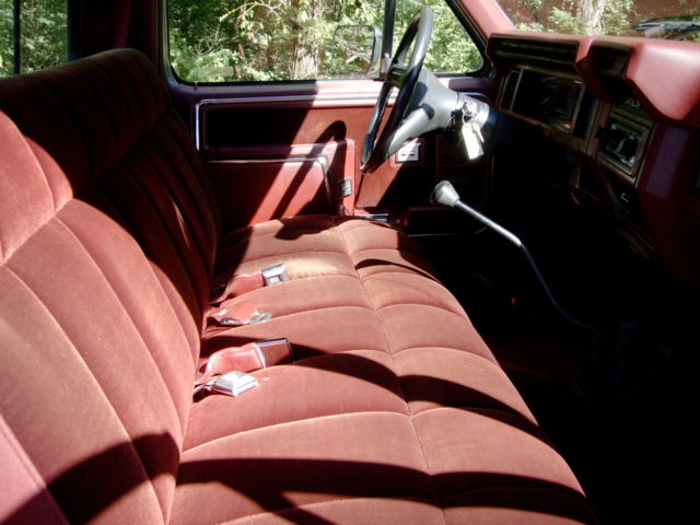 1986 Blue Ford F-250 Cab & Chassis