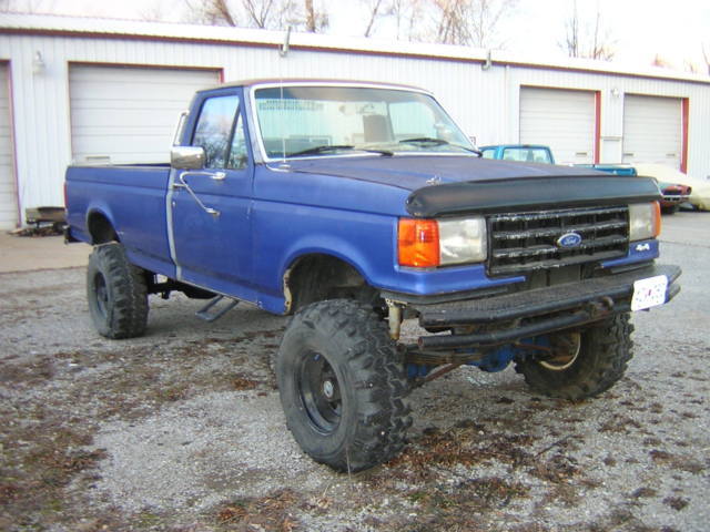 1986 Blue Ford F-250