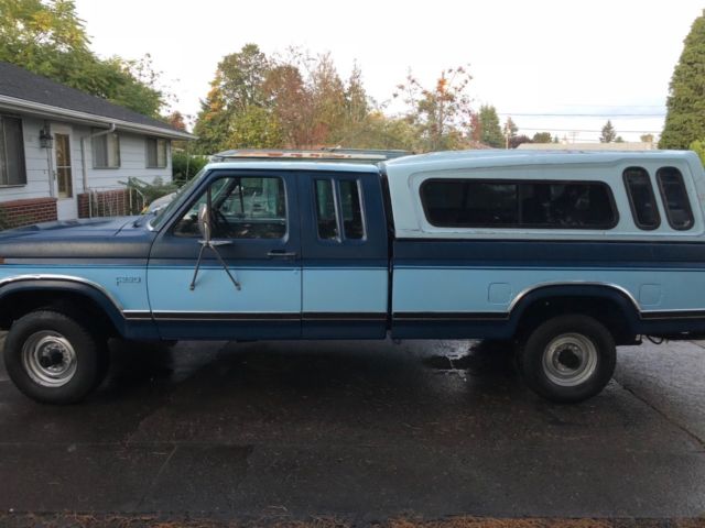 1986 Blue Ford F-250