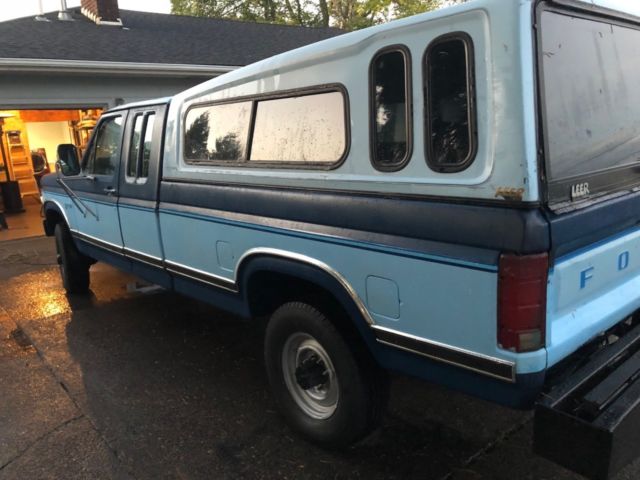 1986 Blue Ford F-250