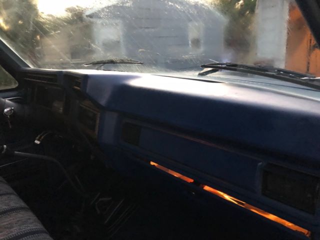 1986 Blue Ford F-250