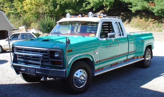 1986 Green Ford F-250 Extended Cab Pickup