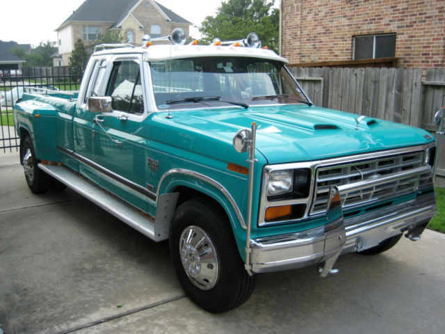 1986 Green Ford F-250 Extended Cab Pickup