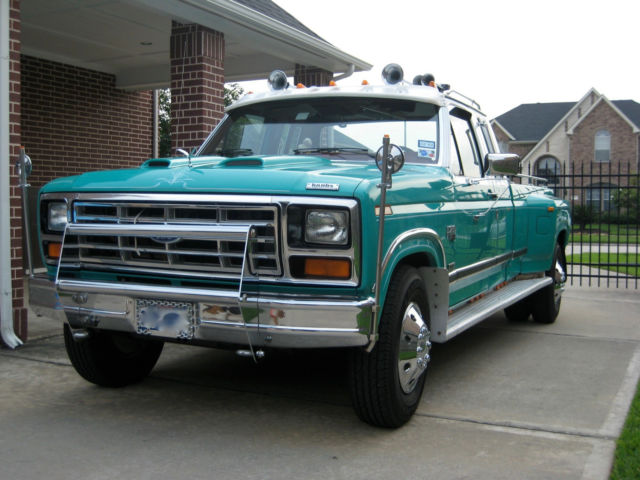 1986 Green Ford F-250 Extended Cab Pickup