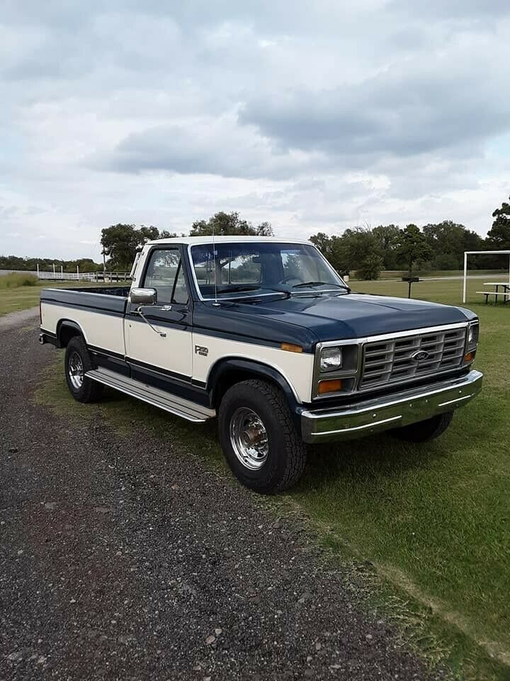1986 Blue Ford F-250 Standard Cab Pickup