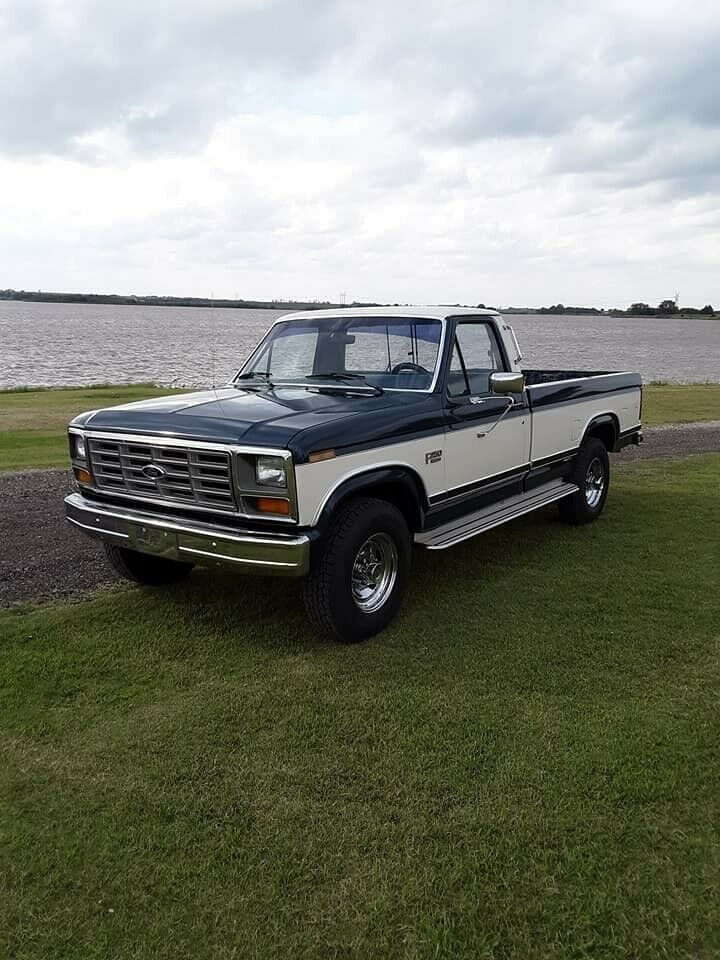 1986 Blue Ford F-250 Standard Cab Pickup