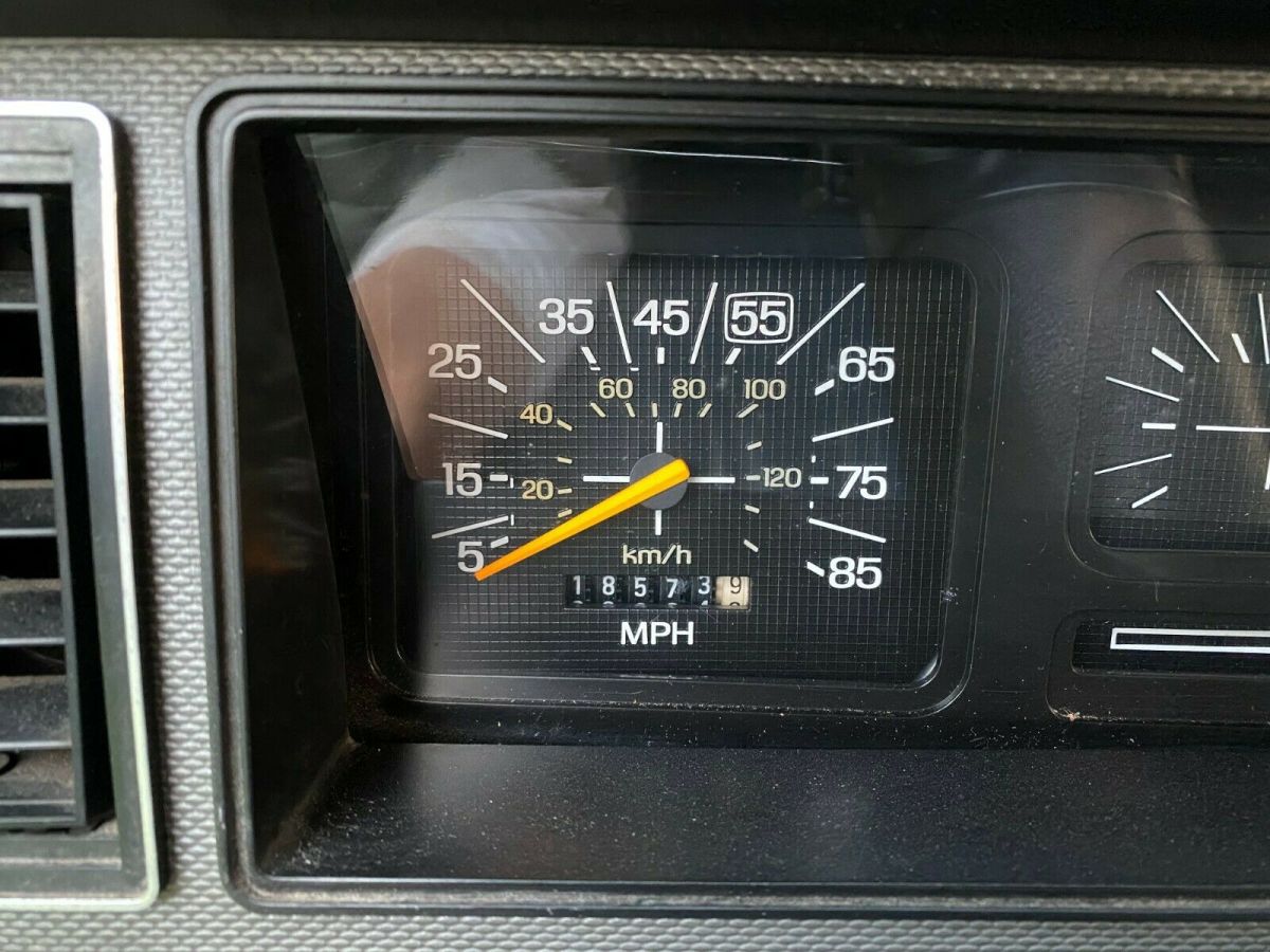 1986 White Ford F-350 Crew Cab Pickup