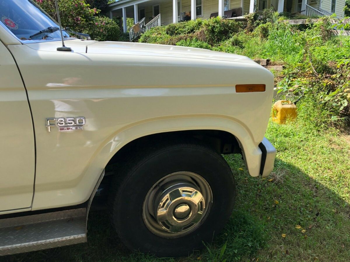 1986 White Ford F-350 Crew Cab Pickup