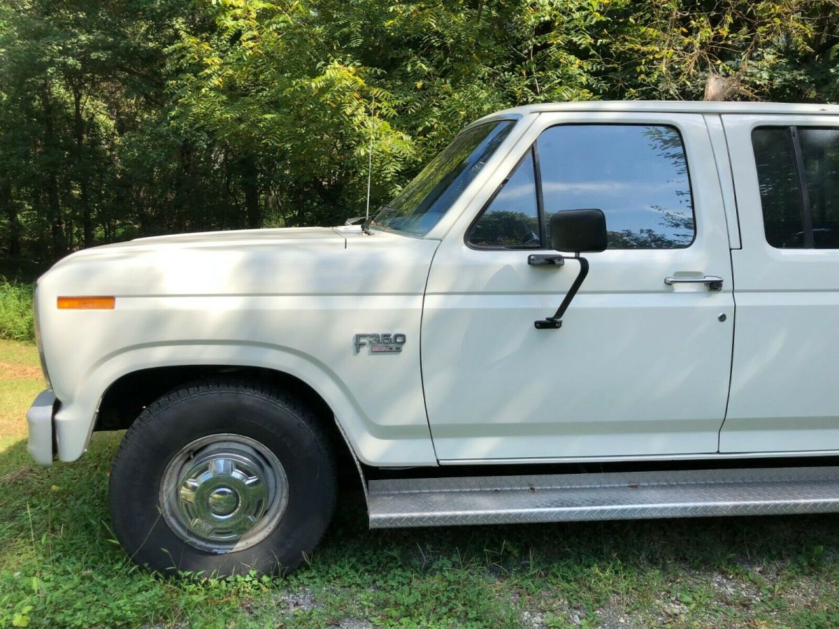 1986 White Ford F-350 Crew Cab Pickup