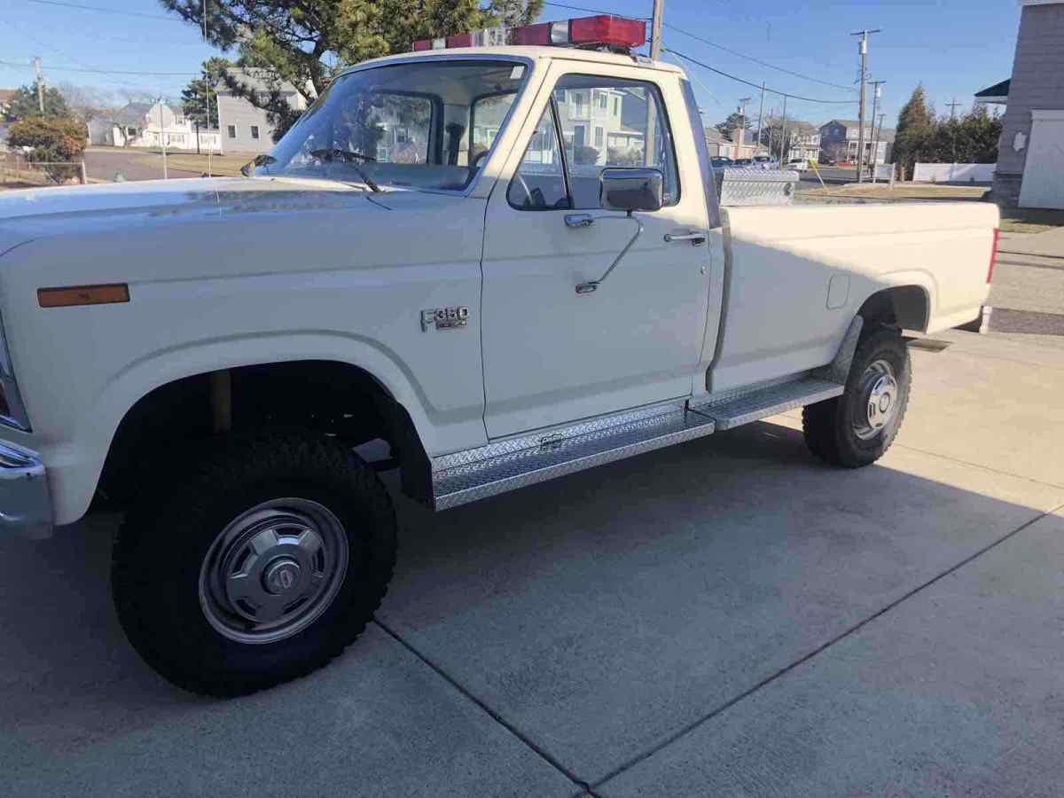 1986 White Ford F-350 Pickup