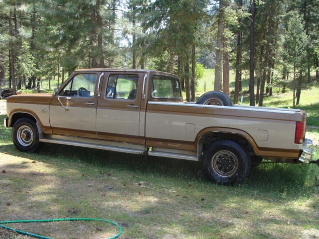 1986 tan and brown Ford F-350 Extended Crew Cab Pickup