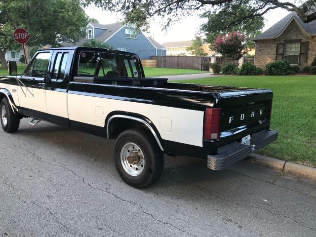 1986 Black Ford F-250 Extended Cab Pickup