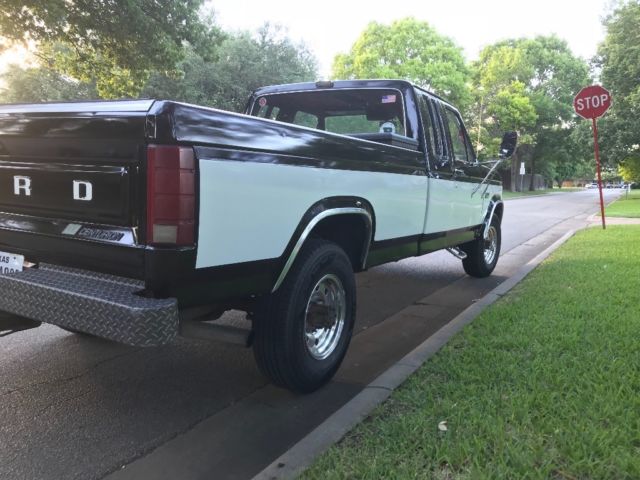 1986 Black Ford F-250 Extended Cab Pickup