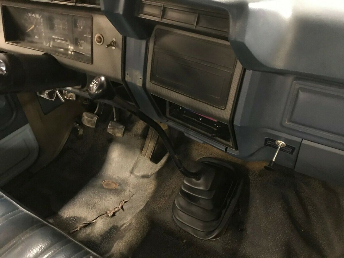 1986 White Ford F-250