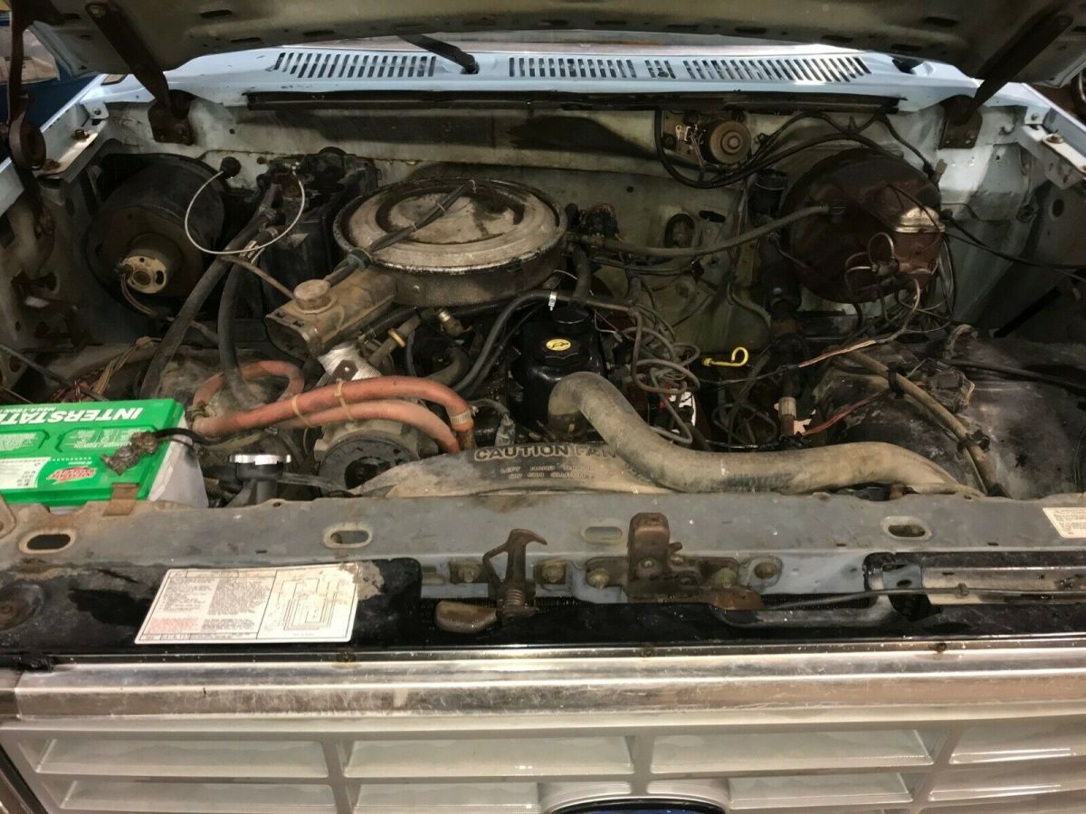 1986 White Ford F-250