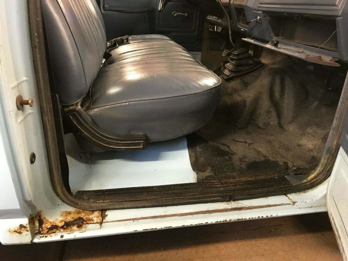 1986 White Ford F-250