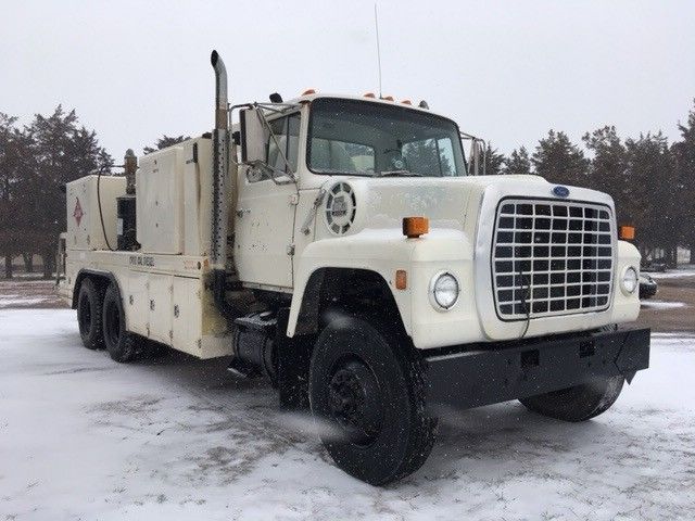 1986 White Ford LT8000 --