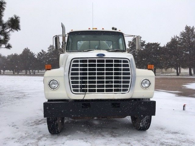 1986 White Ford LT8000 --