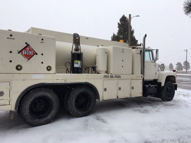 1986 White Ford LT8000 --