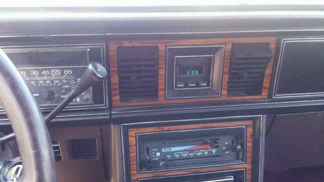 1986 Burgundy Ford LTD Sedan