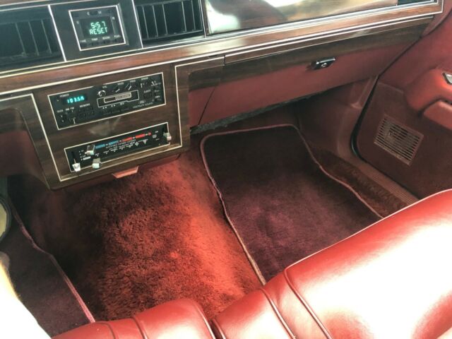 1986 Burgundy Ford Crown Victoria