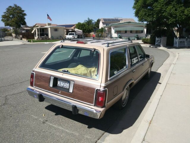 1986 Beige /  Tan Ford LTD Wagon