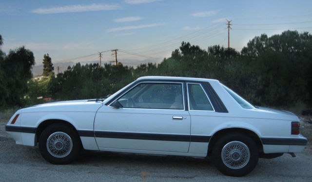1986 White Ford Mustang Coupe