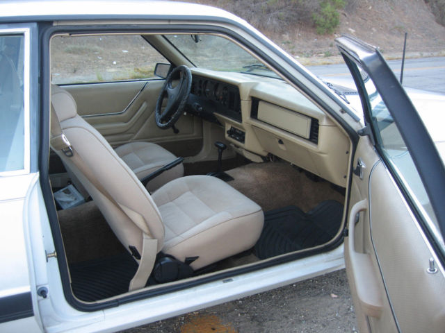 1986 White Ford Mustang Coupe