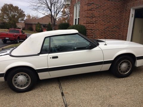 1986 White Ford Mustang Convertible