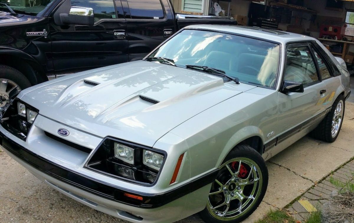 1986 Silver Ford Mustang Hatchback