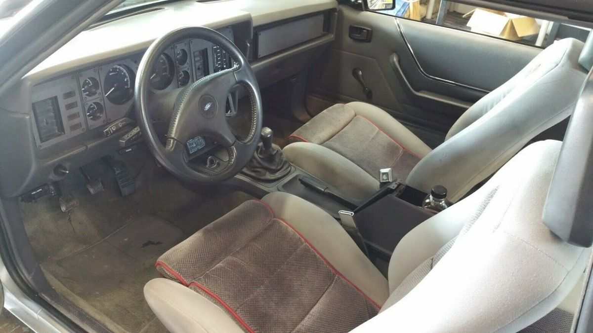 1986 Silver Ford Mustang Hatchback