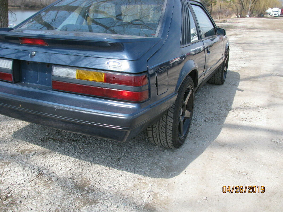 1986 White Ford Mustang Coupe