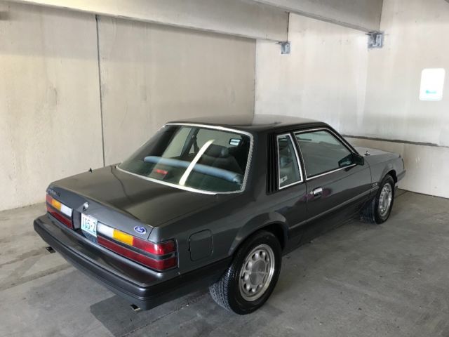 1986 Gray Ford Mustang