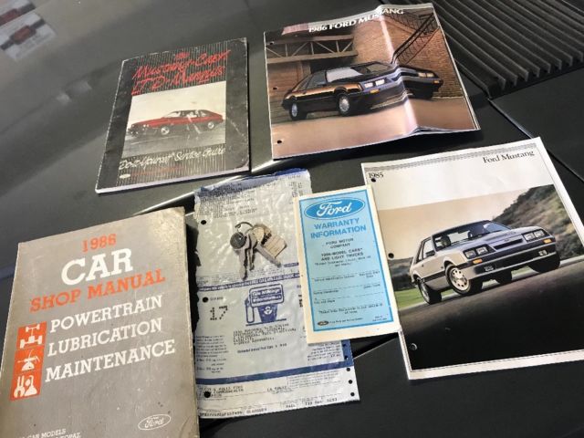 1986 Gray Ford Mustang