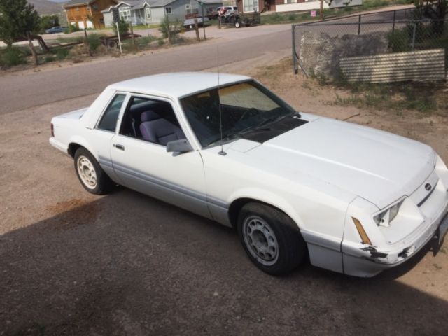 1986 White Ford Mustang Coupe