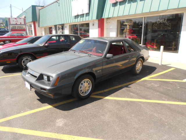 1986 Gray Ford Mustang Coupe