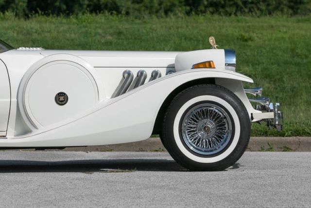 1986 White Ford Mustang Coupe