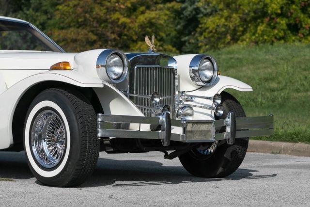 1986 White Ford Mustang Coupe