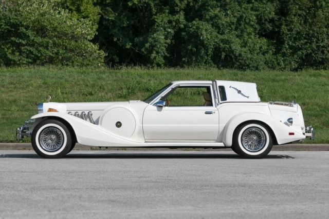 1986 White Ford Mustang Coupe