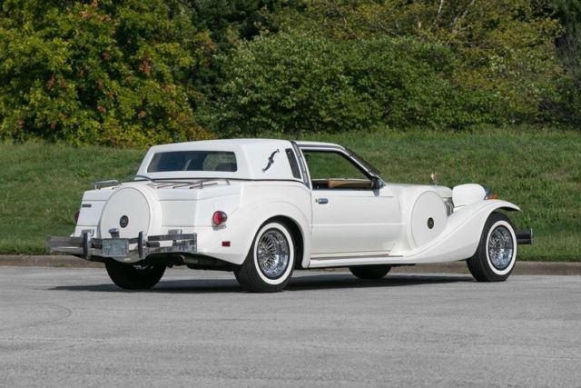 1986 White Ford Mustang Coupe
