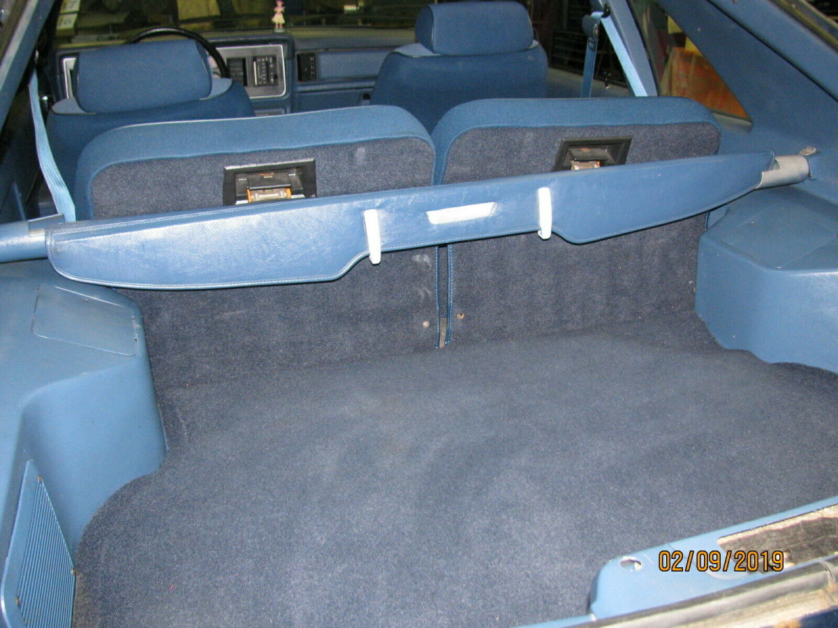 1986 White Ford Mustang Coupe