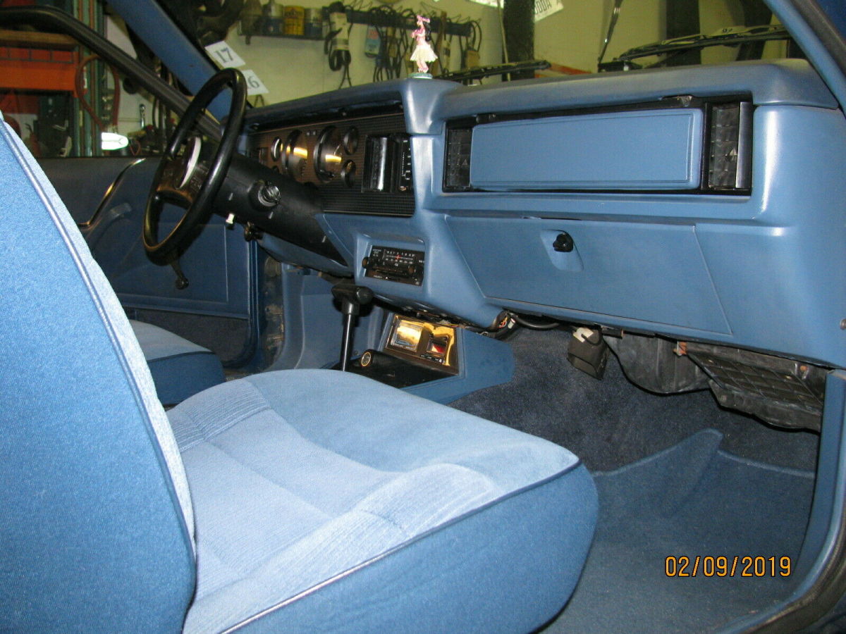 1986 White Ford Mustang Coupe