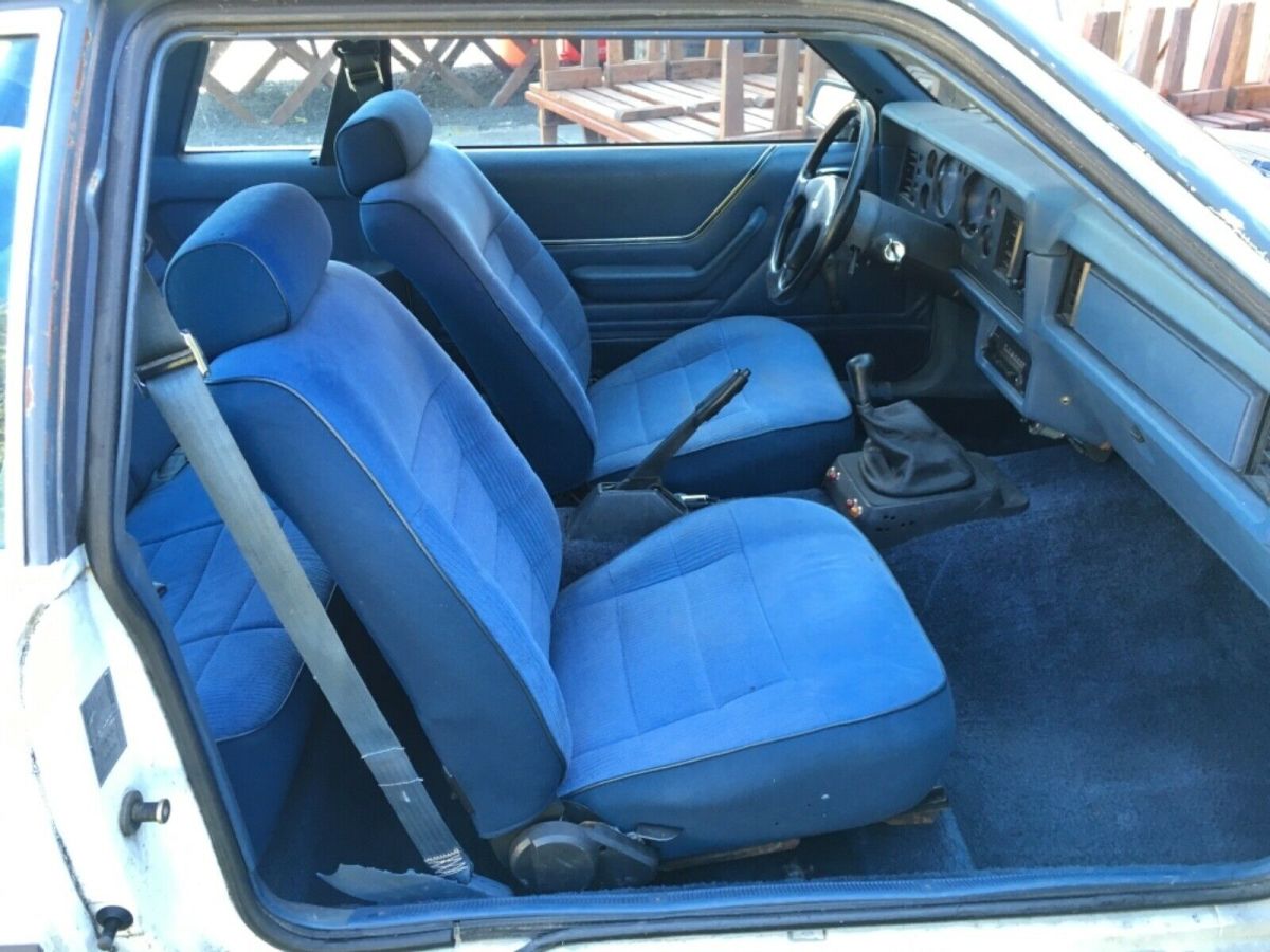 1986 White Ford Mustang Coupe