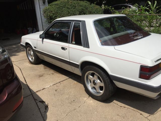 1986 White Ford Mustang Coupe
